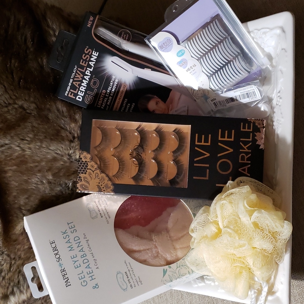 BUNDLE OF BEAUTY PRODUCTS(NEW)